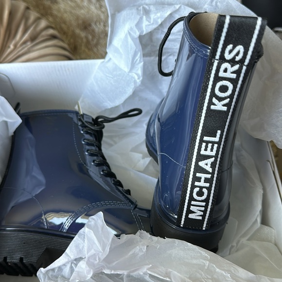 Michael Kors boots - Picture 2 of 3